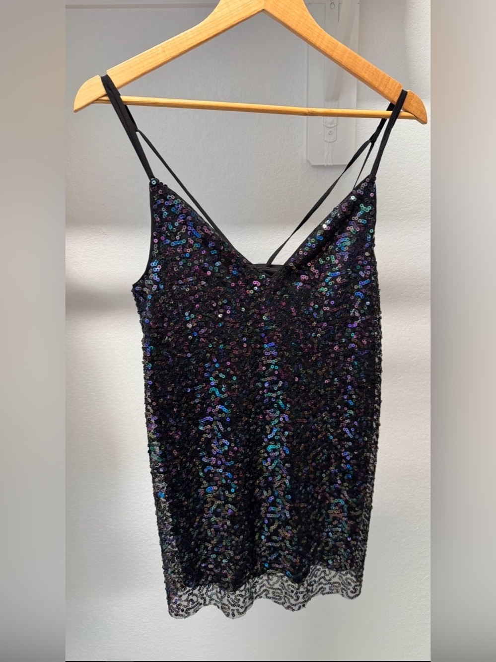 BCBGeneration XXS Black Iridescent Sequin V-Neck Dress